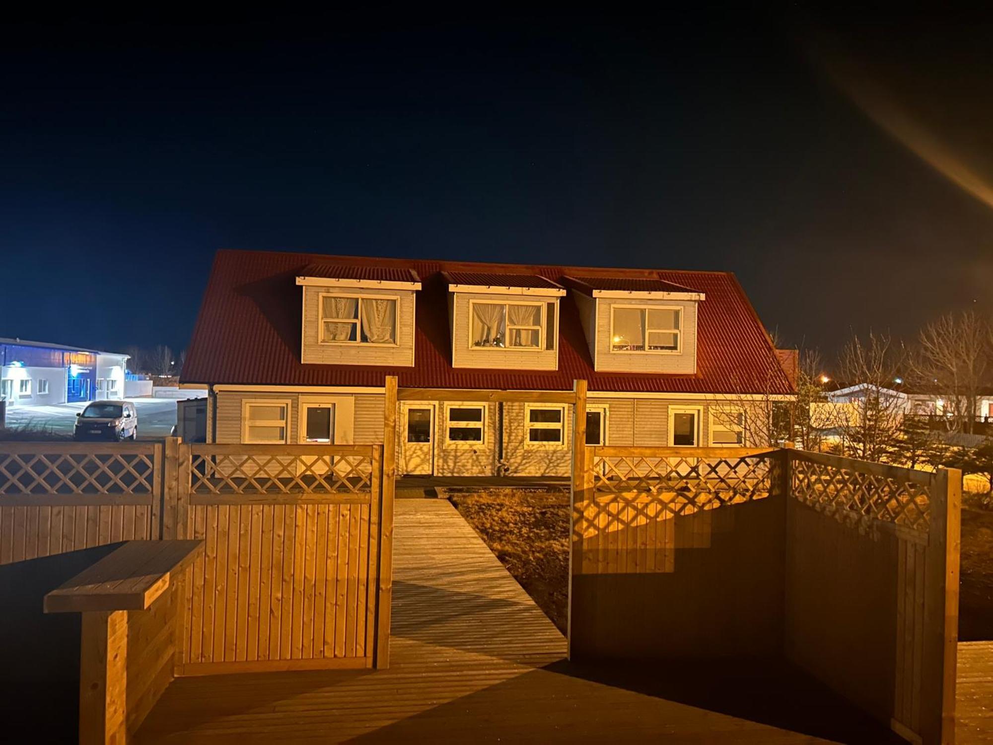 Motel Arctic Wind Vogar  Extérieur photo